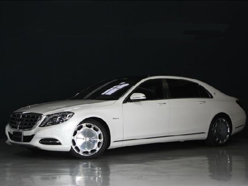 Mercedes Benz・マイバッハ　S550 4マチック